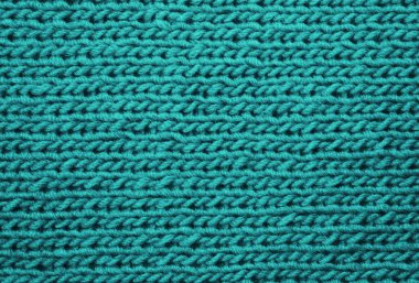 Yünlü kumaş kırmızısı örülmüş..