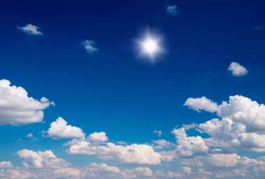 Mavi gökyüzü ve güneş.