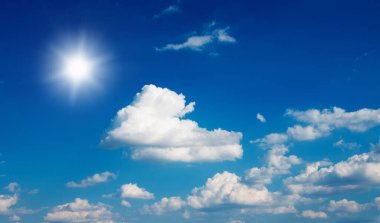 Mavi gökyüzü ve güneş.