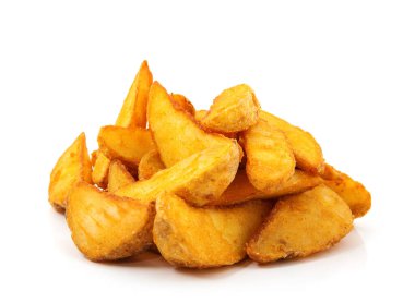 Kızarmış patates dilimleri. Fast food. Beyazda izole edilmiş