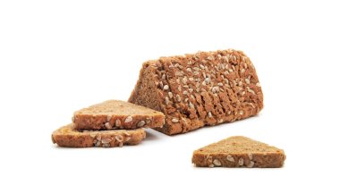 Beyaz arkaplanda izole edilmiş ayçiçeği tohumlu ekmek