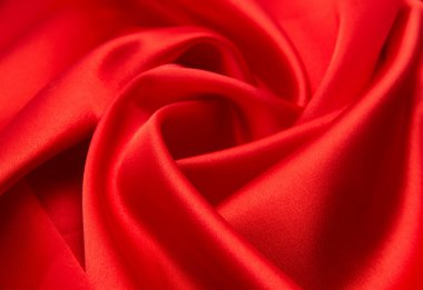 kırmızı saten veya ipek kumaş