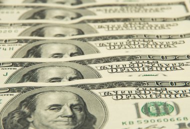 Arkaplan olarak 100 dolar..