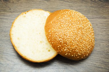 bun with sesame seeds clipart