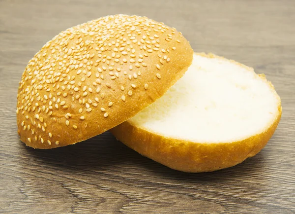 Bun with sesame seeds — Stock Photo, Image