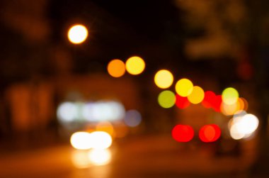 Gece şehrinin soyut mavi ışıkları