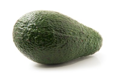 Avokado beyaz üzerine izole