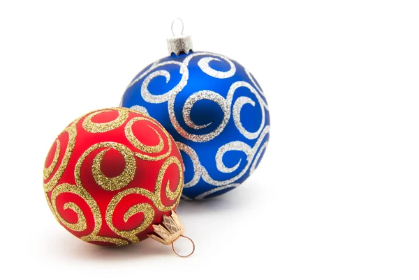 Palle di Natale rosso e blu su sfondo bianco — Foto Stock