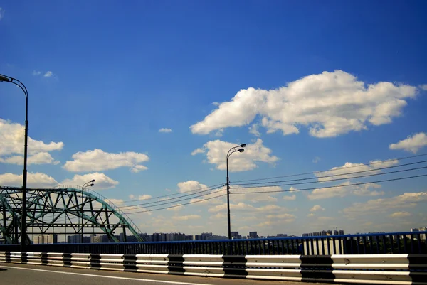 Puente camino lejos — Foto de Stock
