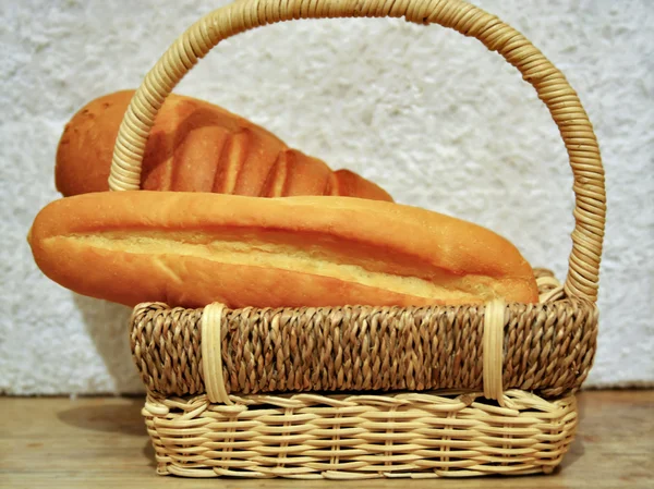 Pane nel cestino p1 — Foto Stock