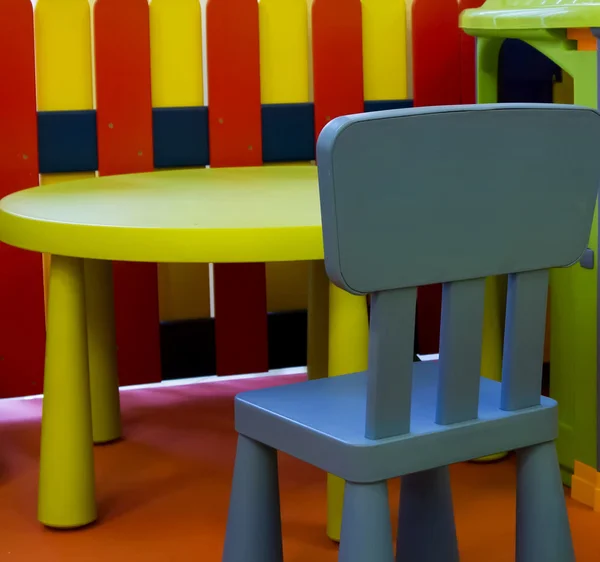 Muebles para niños, colores vivos, espacio para niños p1 — Foto de Stock