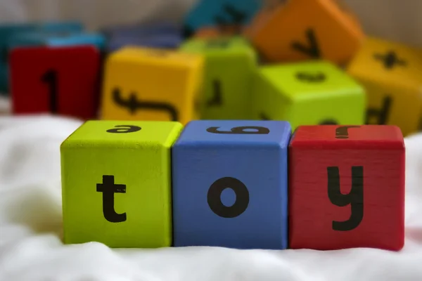 Barn blockerar leksak — Stockfoto