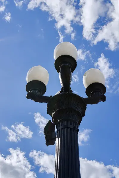Синяя лампа — стоковое фото