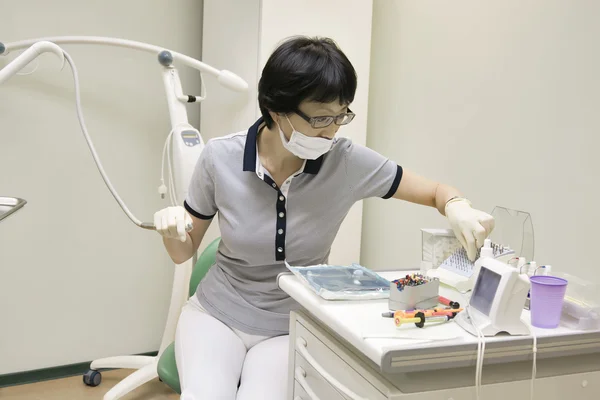 Çalışma, dişçi aletleri