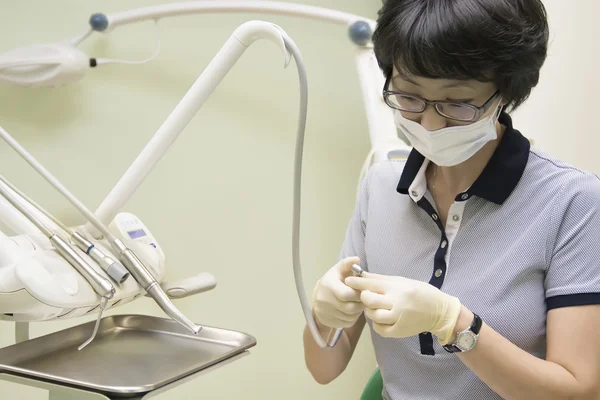 Çalışma, dişçi aletleri