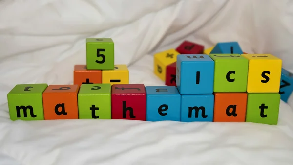 Niños bloquea matemáticas — Foto de Stock