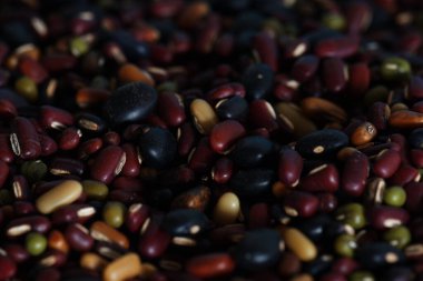 Birçok çeşit fasulye, hayvan yemi için fındık.