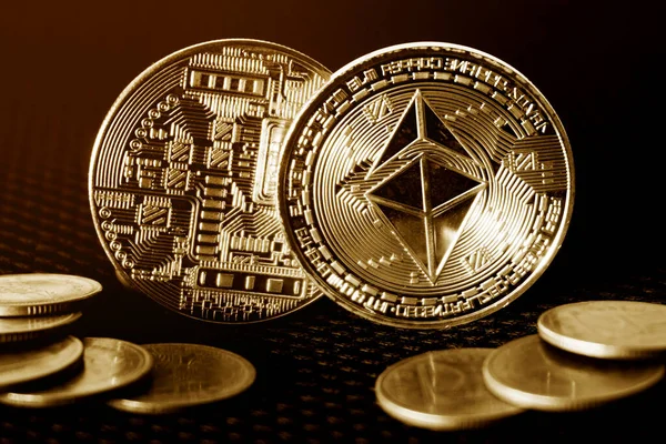 Boğa piyasası eğilimi. Kripto para birimi. Bitcoin Stok Büyümesi. Çizelgeye göre bitcoin fiyatlarında güçlü bir artış var. Sanal varlıklara yatırım yapmak. Haritalar ve bitcoin ile yatırım platformu