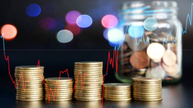 Boğa piyasası eğilimi. Kripto para birimi. Bitcoin Stok Büyümesi. Çizelgeye göre bitcoin fiyatlarında güçlü bir artış var. Sanal varlıklara yatırım yapmak. Haritalar ve bitcoin ile yatırım platformu