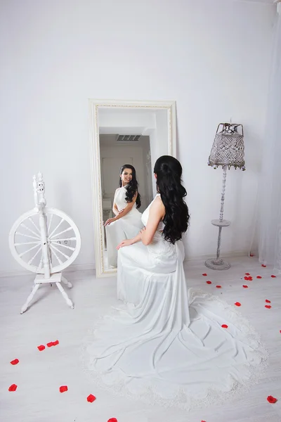 stüdyoda poz güzel gelin