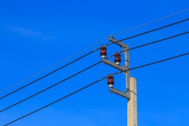 Elektrik ulaşım hattı.