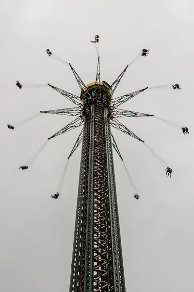 Obří řetězce objezdu praterturm — Stock fotografie