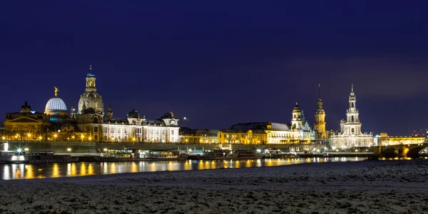 Skyline Dresden no crepúsculo hora — Fotografia de Stock