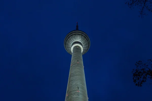 Berlín-televizní věž v noci — Stock fotografie