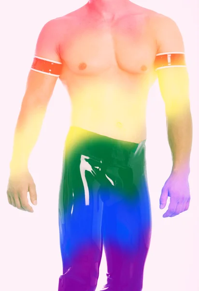 Gökkuşağı renkli gay pride için lateks pantolonlu adam — Stok fotoğraf