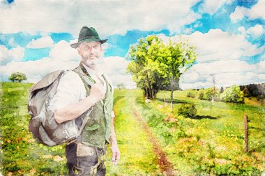 Sırt çantalı bavyeralı bir adam sulu boya ile doğa yürüyüşü yapıyor.