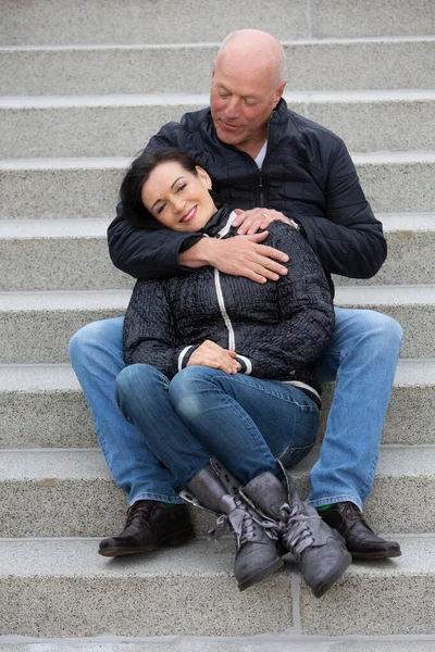 Portrait Couple 50S Sitting Steps — Stock Photo, Image