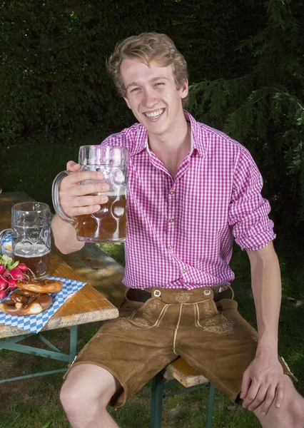 Junger bayerischer Mann — Stockfoto