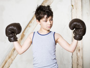 Çocuk bir boksör olarak