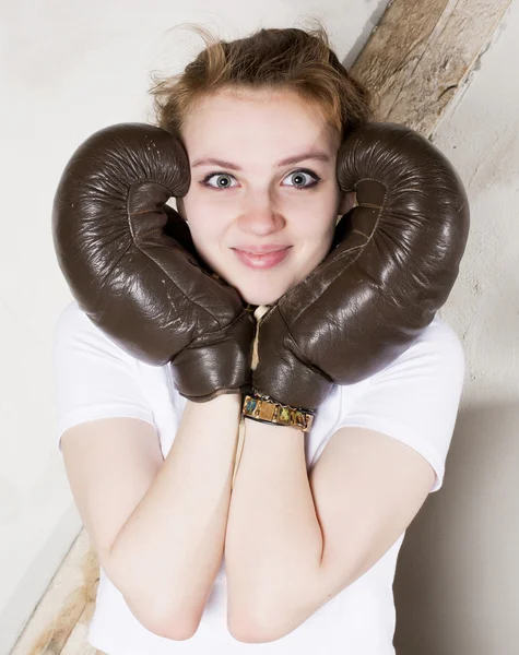 Retrato de uma menina como um boxeador — Fotografia de Stock