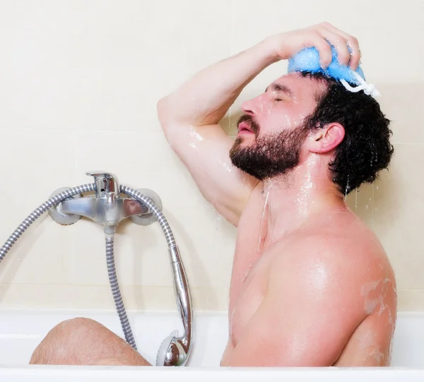 Hombre en la bañera —  Fotos de Stock