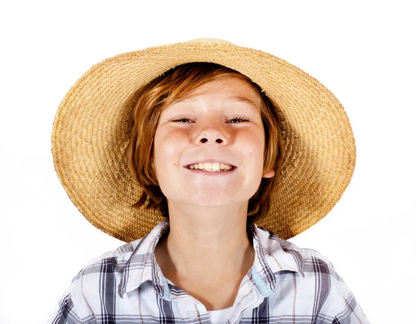 Młody chłopak z kapelusz jest uśmiechnięta — Zdjęcie stockowe