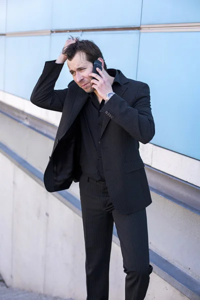 Geschäftsmann am Telefon — Stockfoto