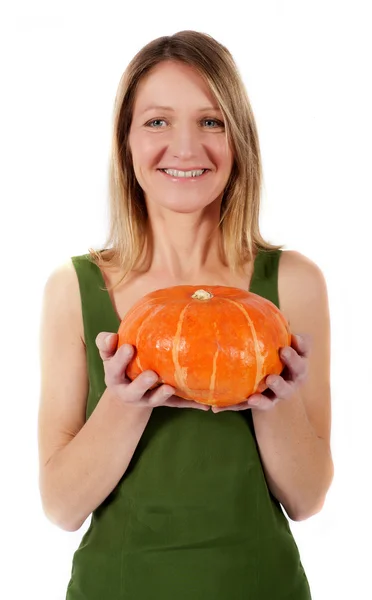 Donna che tiene una zucca — Foto Stock