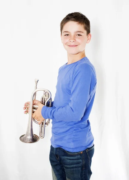 Pojke med trumpet — Stockfoto