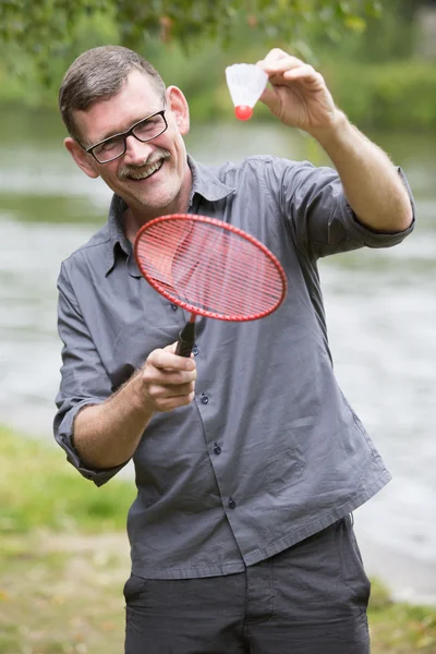 Człowiek w badmintona — Zdjęcie stockowe