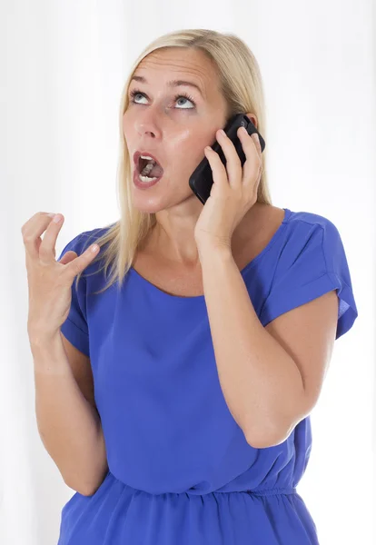 Mujer en el teléfono — Foto de Stock