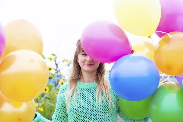 Chica con globos —  Fotos de Stock