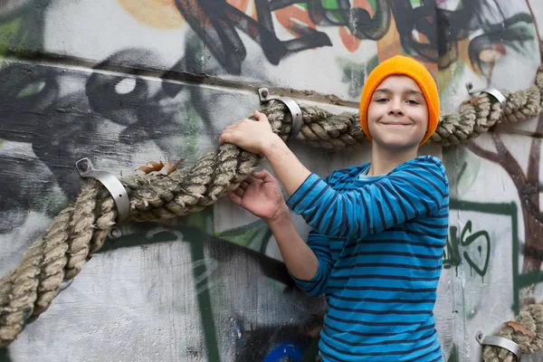 Jongen op Speeltuin — Stockfoto