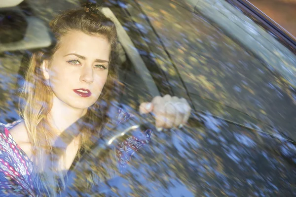 Woman driving — Stock Photo, Image