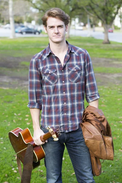 Man with guitar — Stock Photo, Image