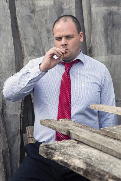 Man smoking cigar — Stock Photo, Image