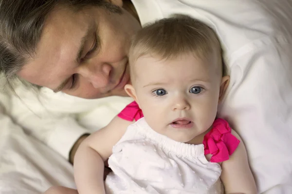 Padre con bebé — Foto de Stock