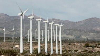 Rüzgar jeneratörleri Palm Springs, Ca yakınındaki yeti