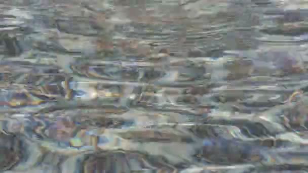 Närbild av en fontän med rinnande vatten — Stockvideo