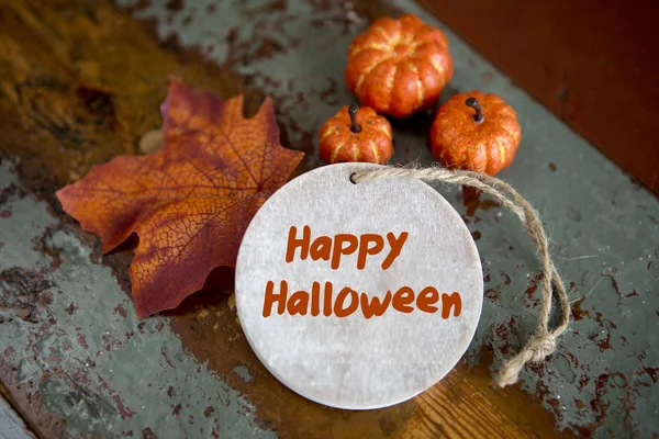Tag in legno con: Buon Halloween — Foto Stock